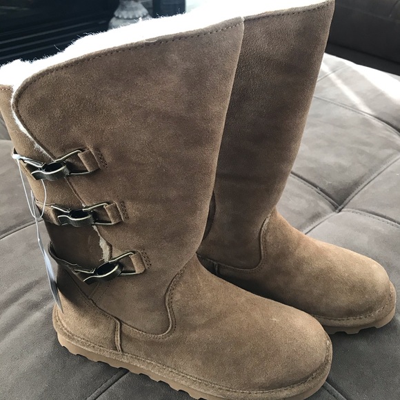 BearPaw Jenna Boots - Picture 1 of 4